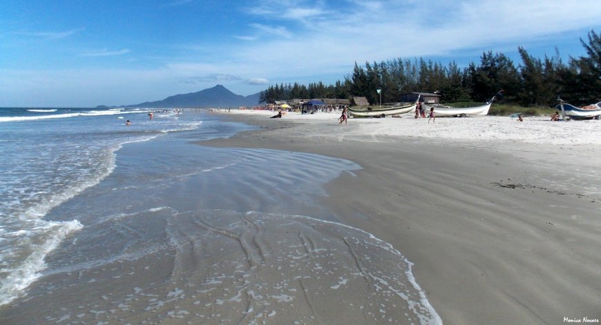 Qual a praia mais badalada de Ilha Comprida?